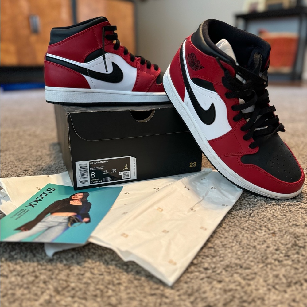 Air Jordan 1 mid Chicago